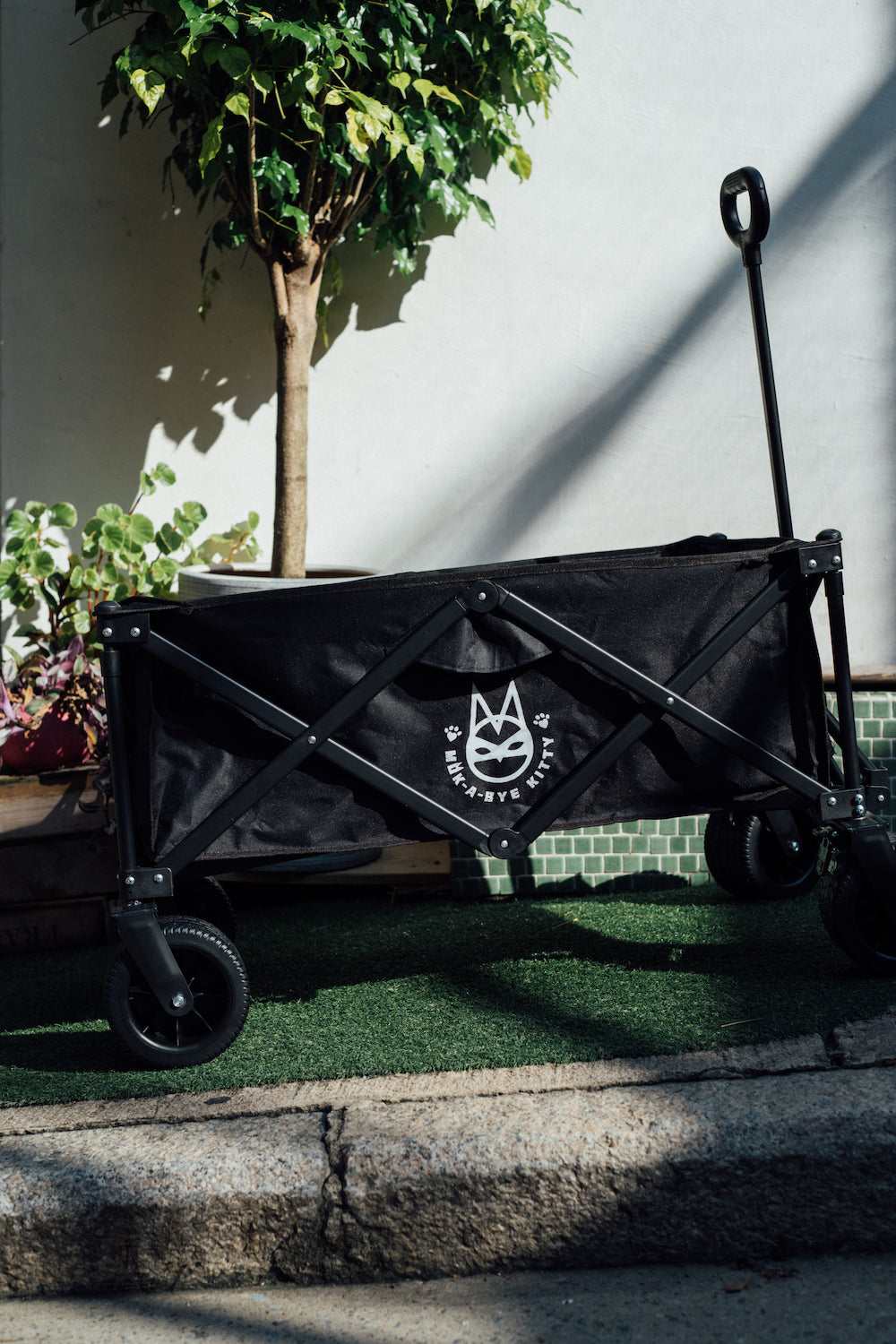 Kitty camping trolley