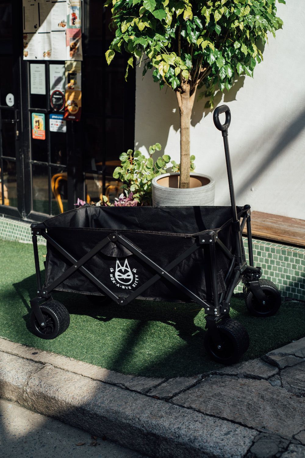 Kitty camping trolley